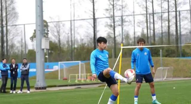 中超申花1年后盼戴伟浚复出，国足主帅抉择多了1张底牌