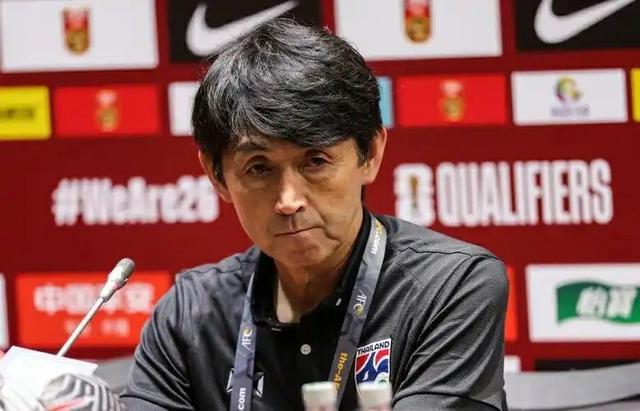 英超也看不下去：泰国足协换帅后30场16胜仍被质疑