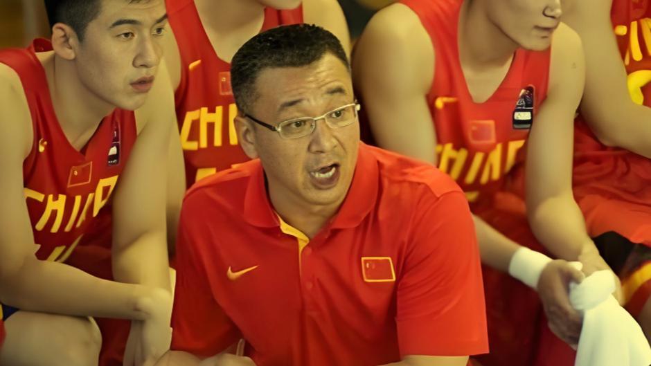 CBA旧闻再起：国青联名事件14年回放，郭艾伦拒背锅引爆舆论