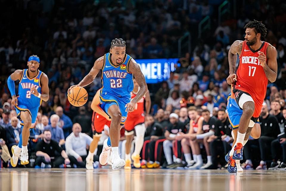 NBA雷霆125比124双加时险胜火箭，华莱士14分7板抢眼