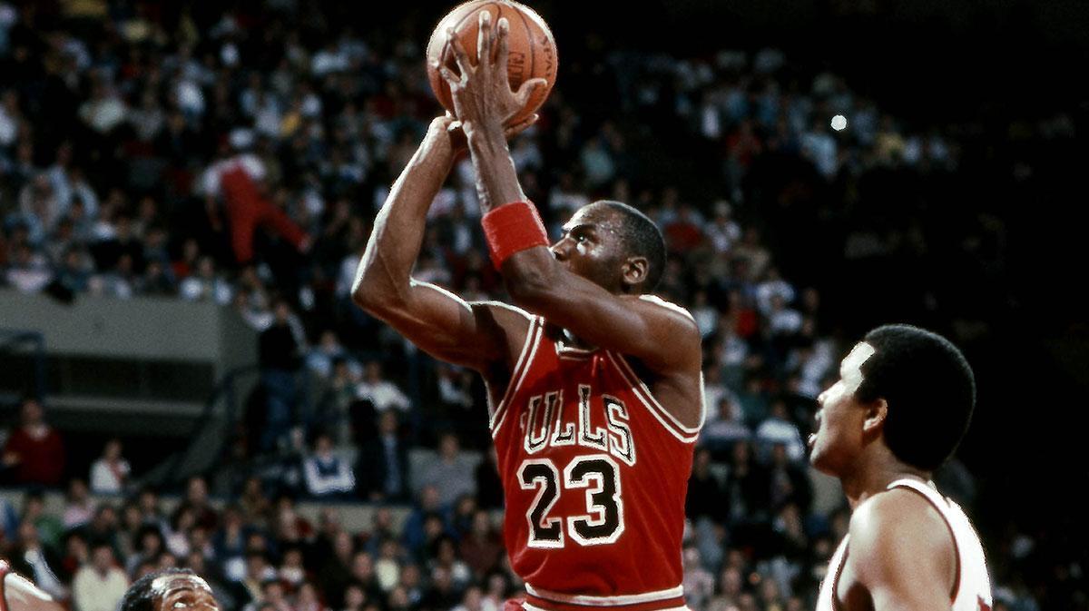 NBA开幕夜：迈克尔·乔丹NBC首秀“现场1次”，帕特·迈克菲当场懵了