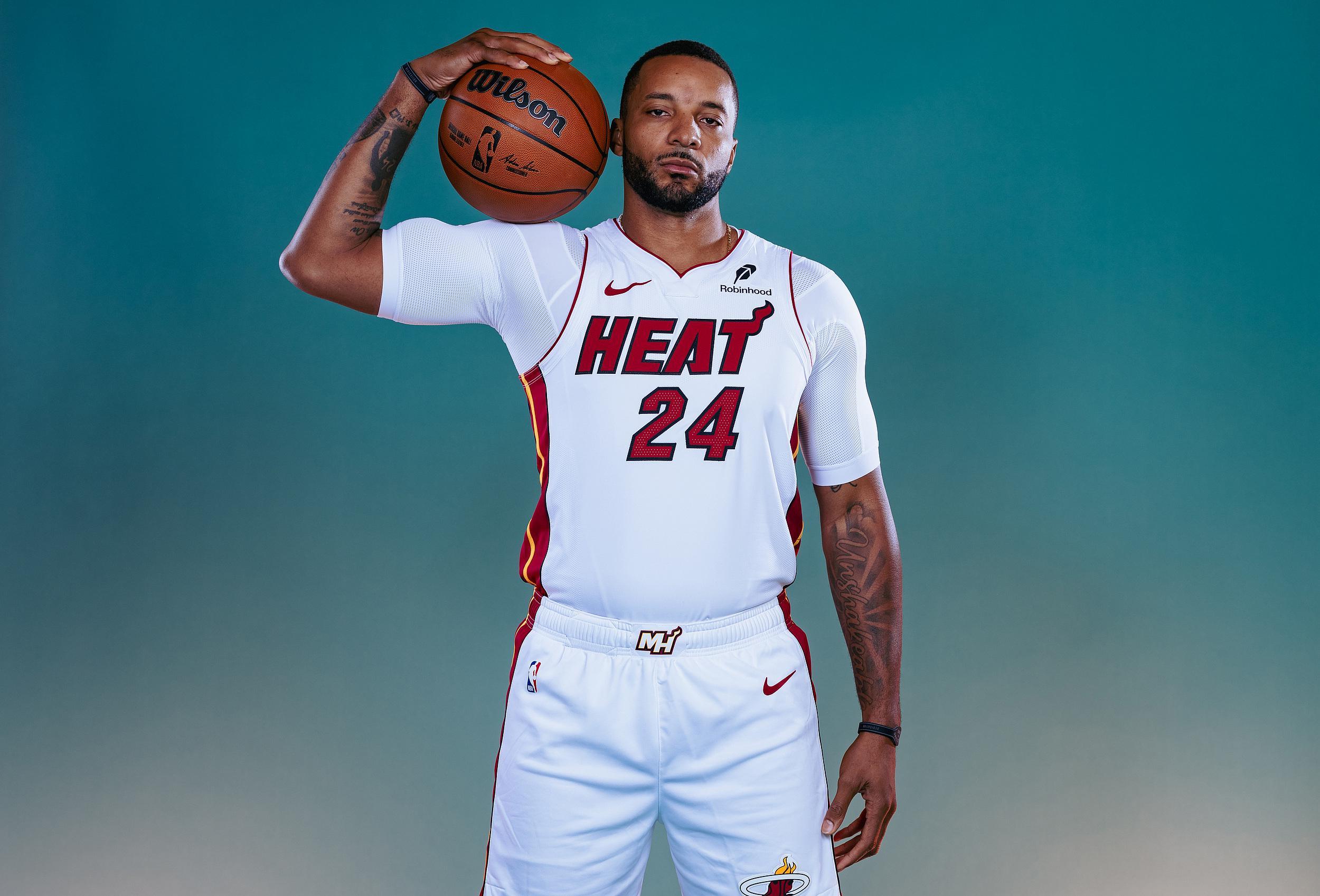 NBA常规赛：魔术125-121险胜热火，刘易斯·鲍威尔28分难换胜