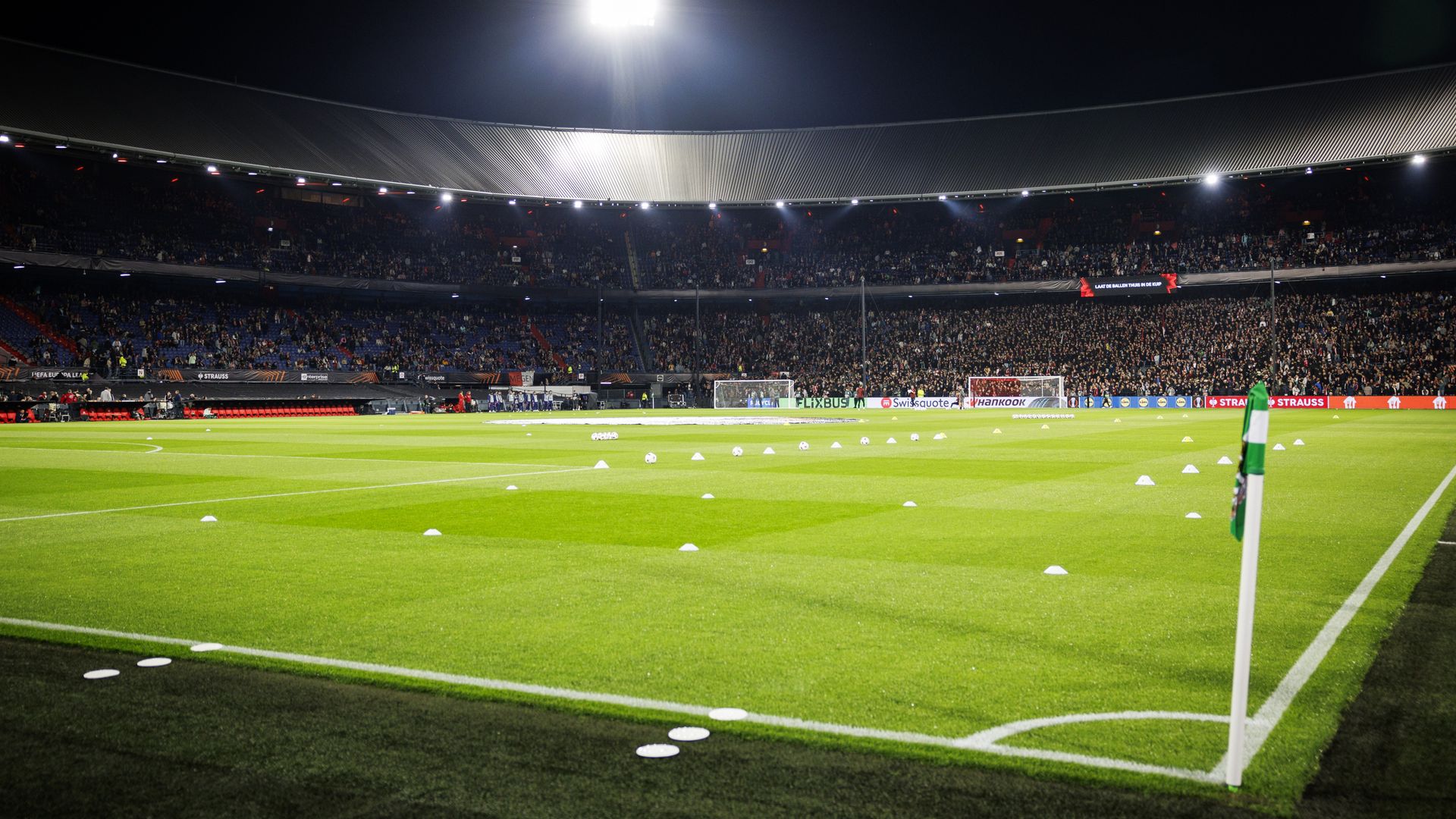 欧联两场荷兰队比赛连夜提前：费耶诺德22:30、阿尔克马尔0:45