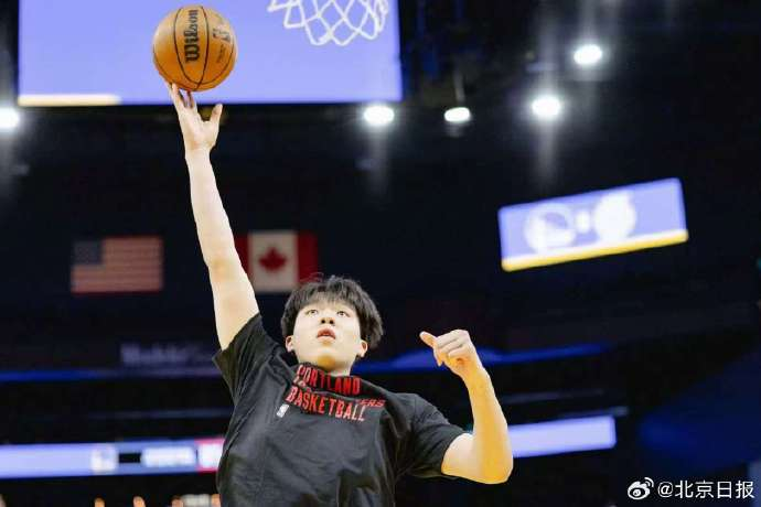 NBA首秀1分！杨瀚森替补登场，开拓者首战见证中国第8人