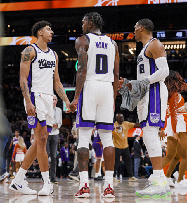 NBA赛场：国王领先20分被太阳116-120逆转，首秀威少表现受争议