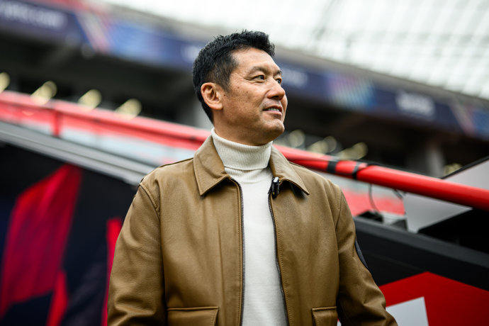 德甲联赛：杨晨本周一回访勒沃库森，首位征战德甲的中国国脚与1位国脚同框