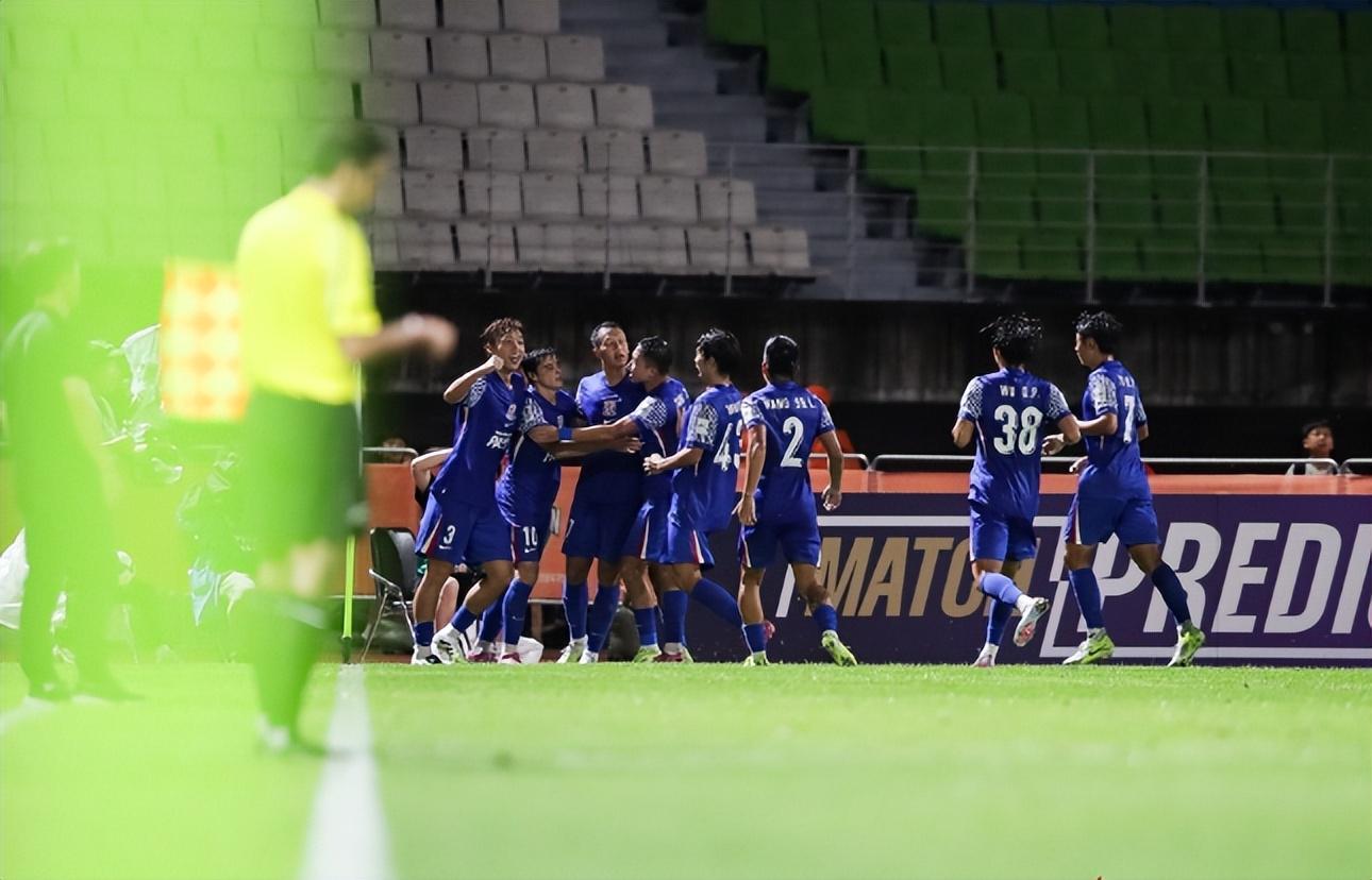 亚冠首胜2-0！上海申花凭朱辰杰与蒋圣龙守住中超尊严