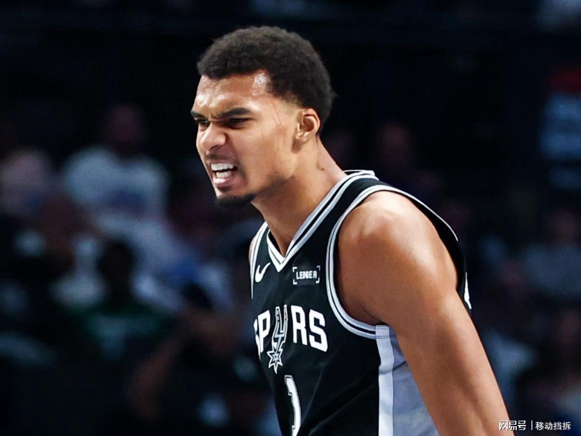 NBA｜文班亚马29分钟轰40分15板，碾压独行侠DPOY级防守震惊篮坛