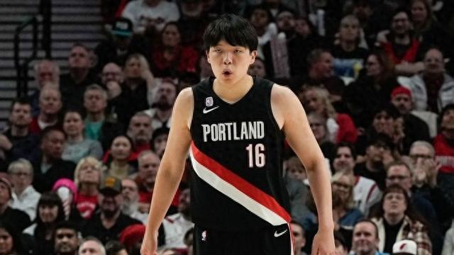 NBA首日：杨瀚森首秀5分16秒，开拓者114比118惜败森林狼