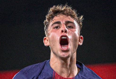 欧冠｜巴萨6-1横扫奥林匹亚科斯，费尔明22岁帽子戏法震惊欧洲