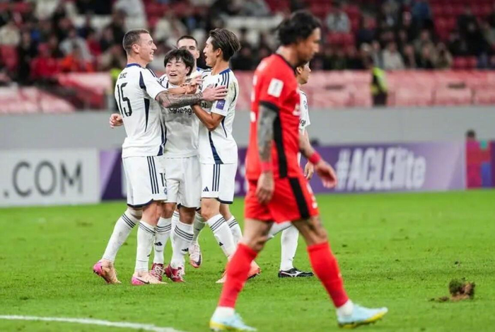 中超话题：申花亚冠2-0胜首尔FC，海港为何重内轻外？