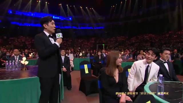 英超1条改写请求：把比赛/比分/时间给我，我来怒写