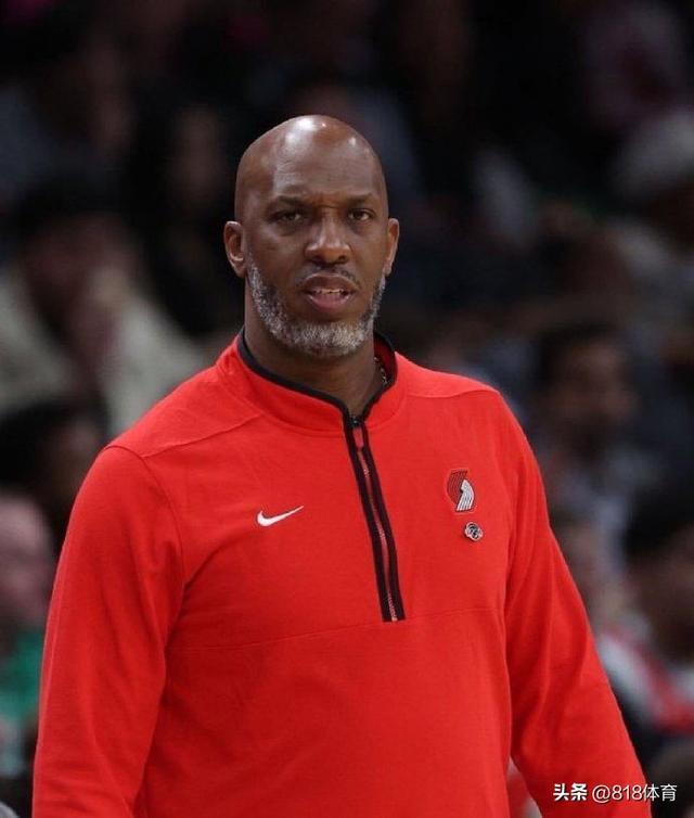 NBA：杨瀚森首秀1场遇变数，波特兰主帅比卢普斯被捕冲击开季