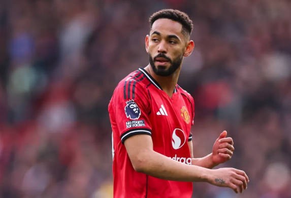 英超｜曼联新援库尼亚+姆伯莫8场3球，表现超预期给阿莫林减压