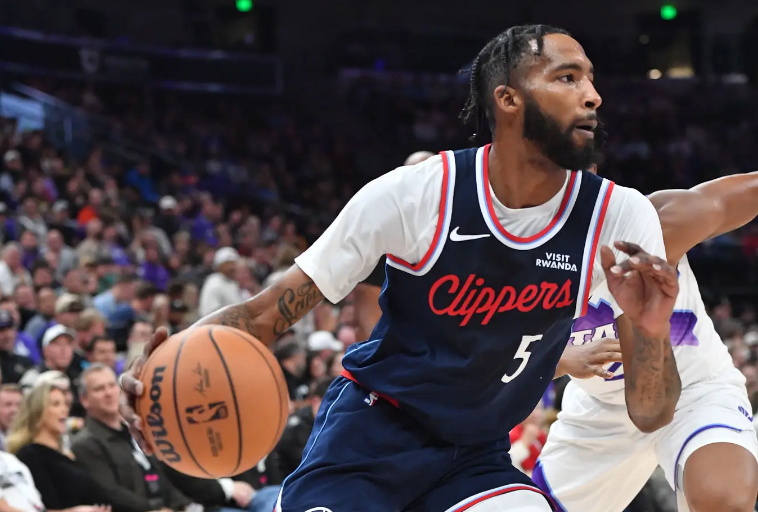 NBA常规赛揭幕战：爵士129-108掀翻快船队，21分差暴露阵容危机