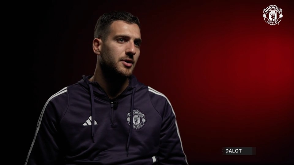 英超｜曼联2-1利物浦后燃起三连胜希望，达洛特力挺升级卡灵顿基地