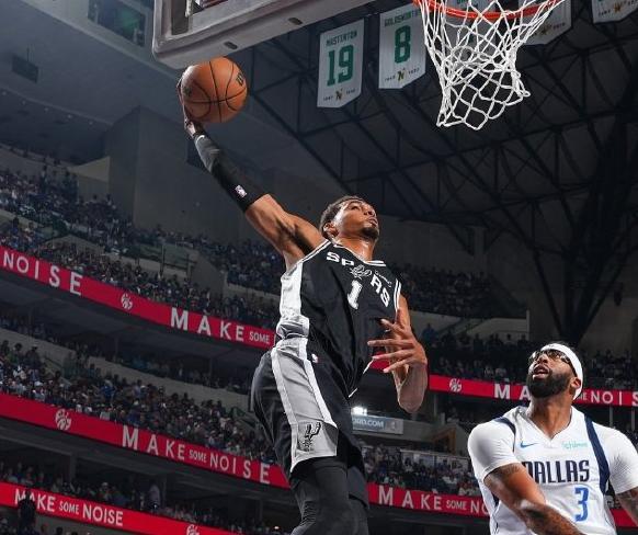 NBA马刺125比92大胜！文班亚马29分钟40分15板震撼联盟