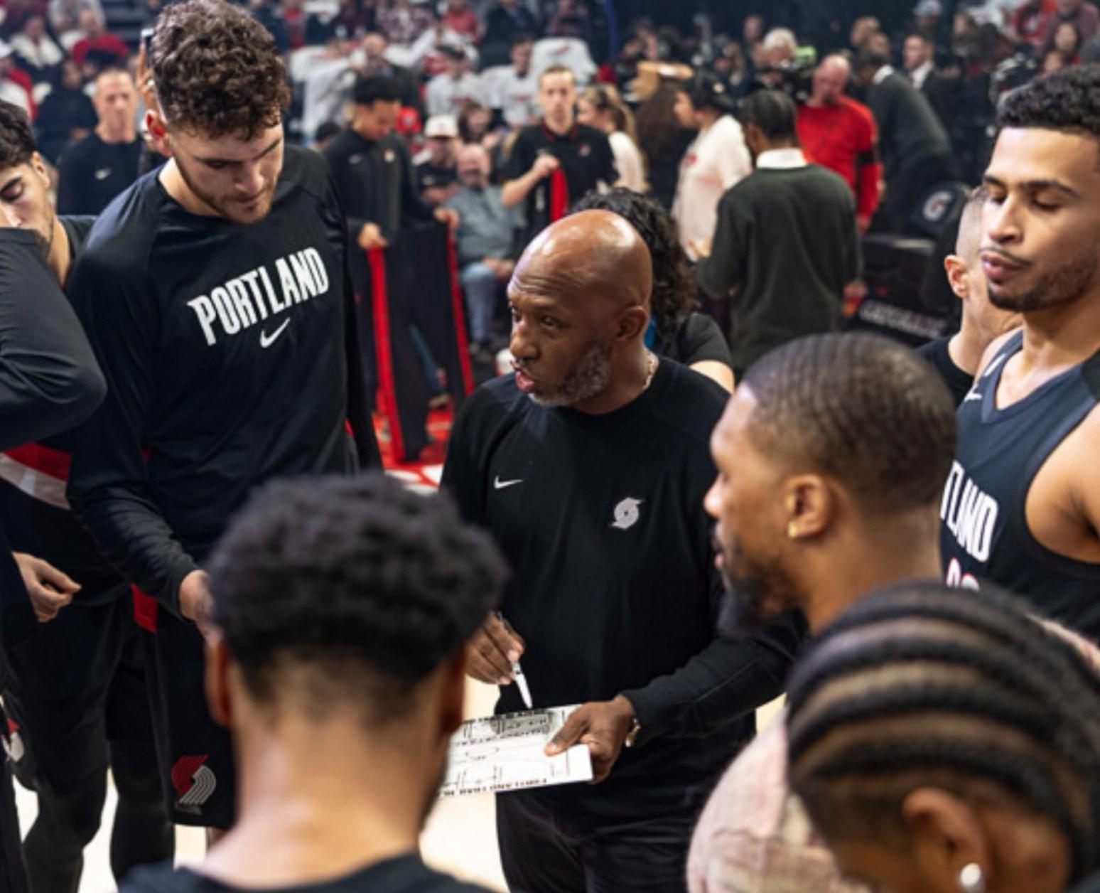 开拓者突发内部风暴，勇士明晚上演硬碰硬对决！