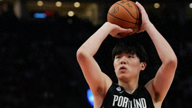 杨瀚森首秀5分！开拓者114比118惜败森林狼，比卢普斯被捕成最大变数