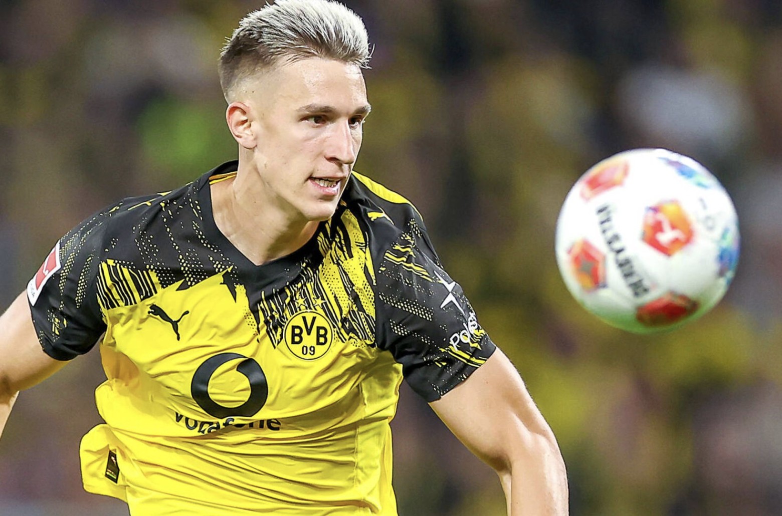 德甲｜拜仁觊觎施洛特贝克，25岁国脚犹豫续约多特，未来方向亮暗灯？