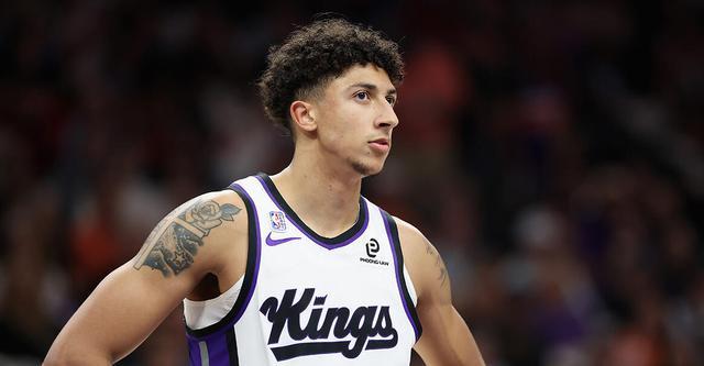 NBA：24号秀尼克-克利福德右腿筋受伤 无缘明日对爵士的揭幕战