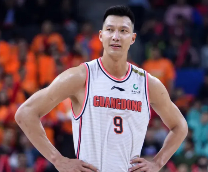 姚明首秀0分、易建联首秀9分：NBA两次开局为何截然不同？