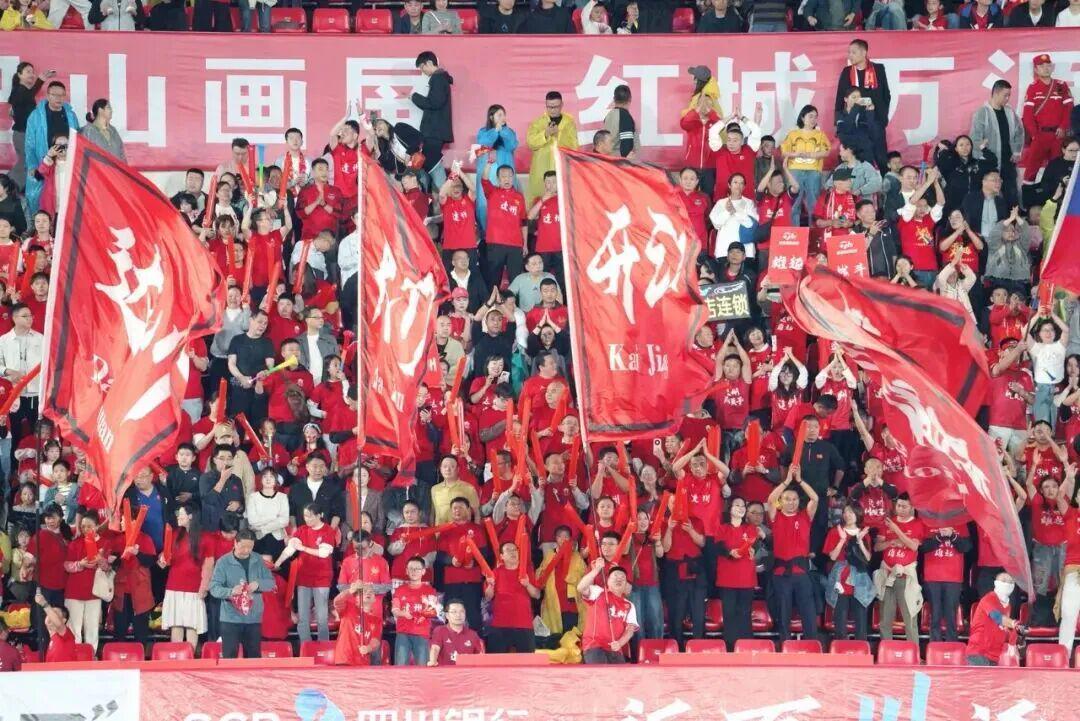 川超达州站85%放票引发争议：一票难求却见15%空座直播疑惑