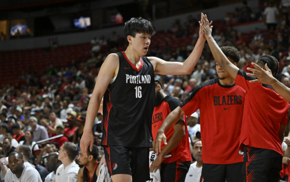 31人被捕震动NBA：杨瀚森首秀寥寥出场，开拓者火速换帅