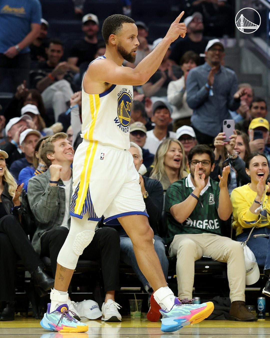 库里42分领衔勇士队137-131险胜掘金，开季2连胜震动NBA