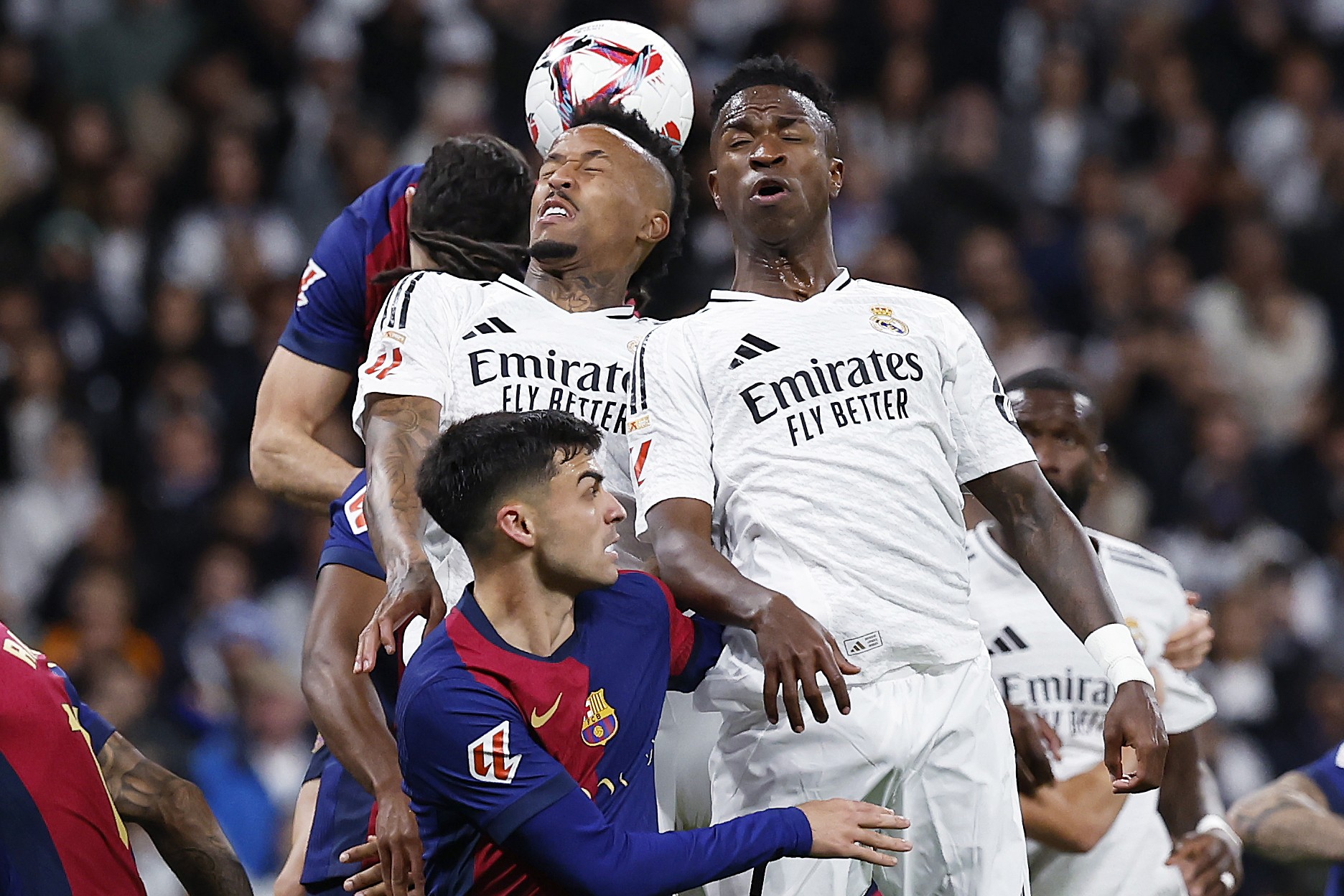 西甲第10轮国家德比：皇家马德里vs巴塞罗那，中场之争决定走向