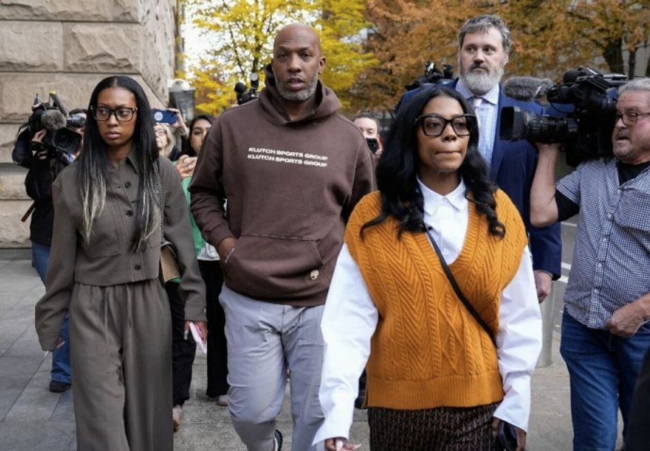 NBA轰动：2人被捕引燃舆论，湖人媒体翻出10段旧片羞辱威少