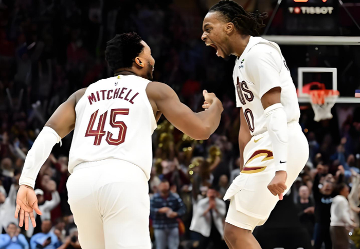 NBA骑士64胜领跑常规赛，季后赛再折戟引发何去何从