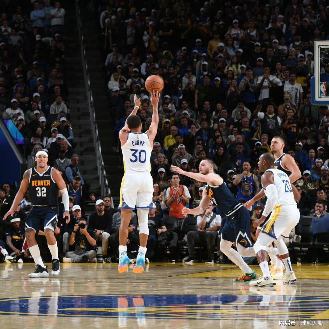 库明加首发两场15.5分！NBA勇士两连胜却引发阵容风暴