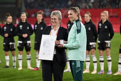 德甲幕后权力战：拜仁慕尼黑搅局，11月7日争席位