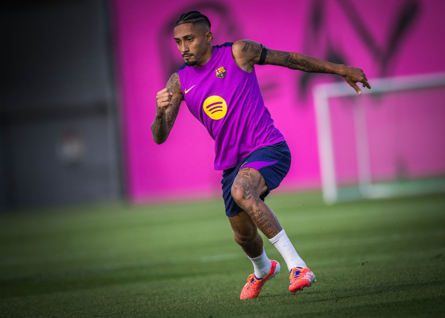 沙特联第6轮：新月近5场15球，吉达联合能否守住本泽马？