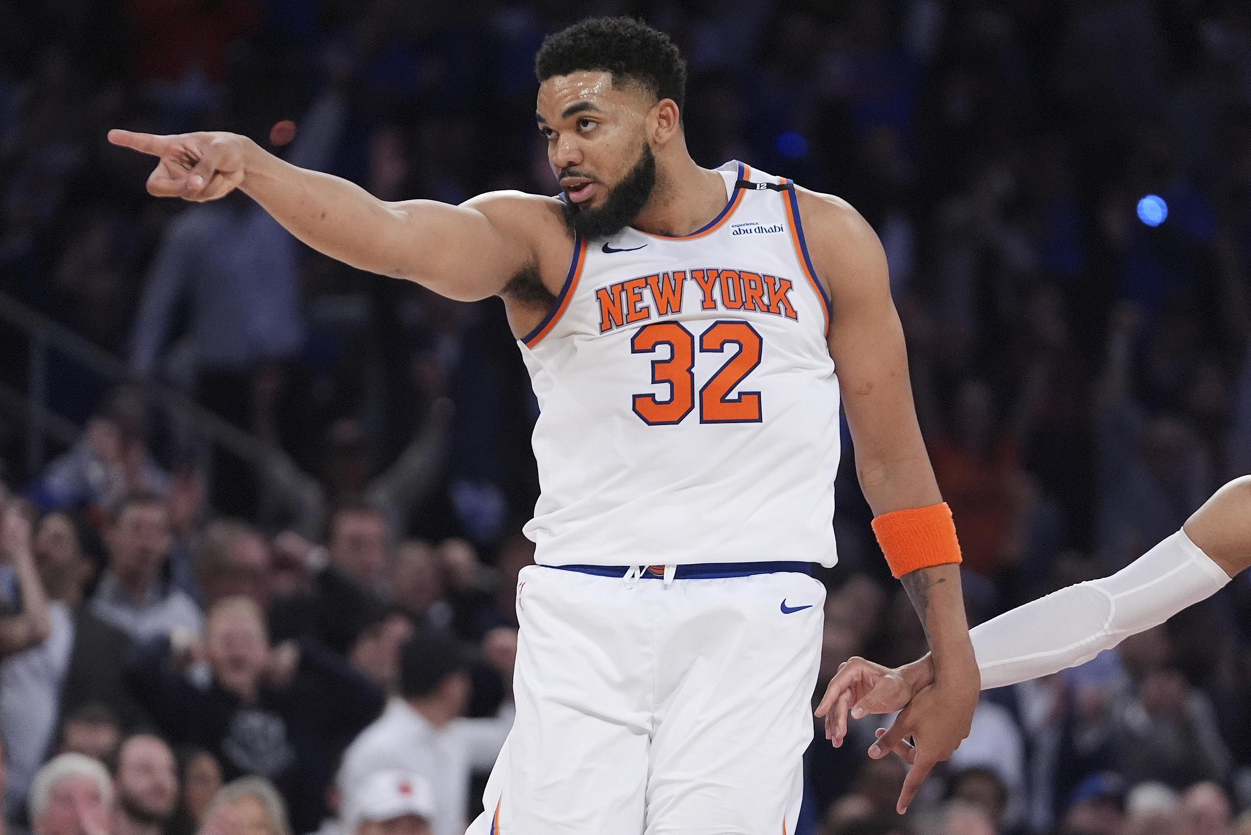 NBA：纽约尼克斯队3将伤疑，明日对阵绿军悬念升级（含伤病报告）