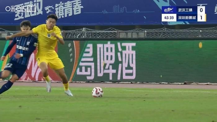 中超第28轮：1分钟内从进球到红牌，杨一鸣成焦点