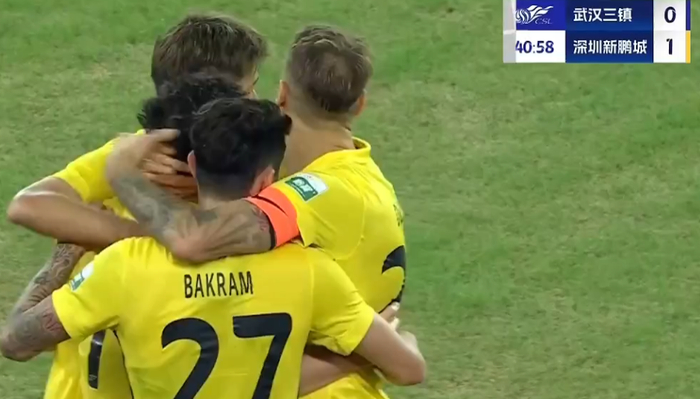 朴志洙第100次中超出场却送乌龙，武汉三镇保级战对阵深圳新鹏城陷僵局
