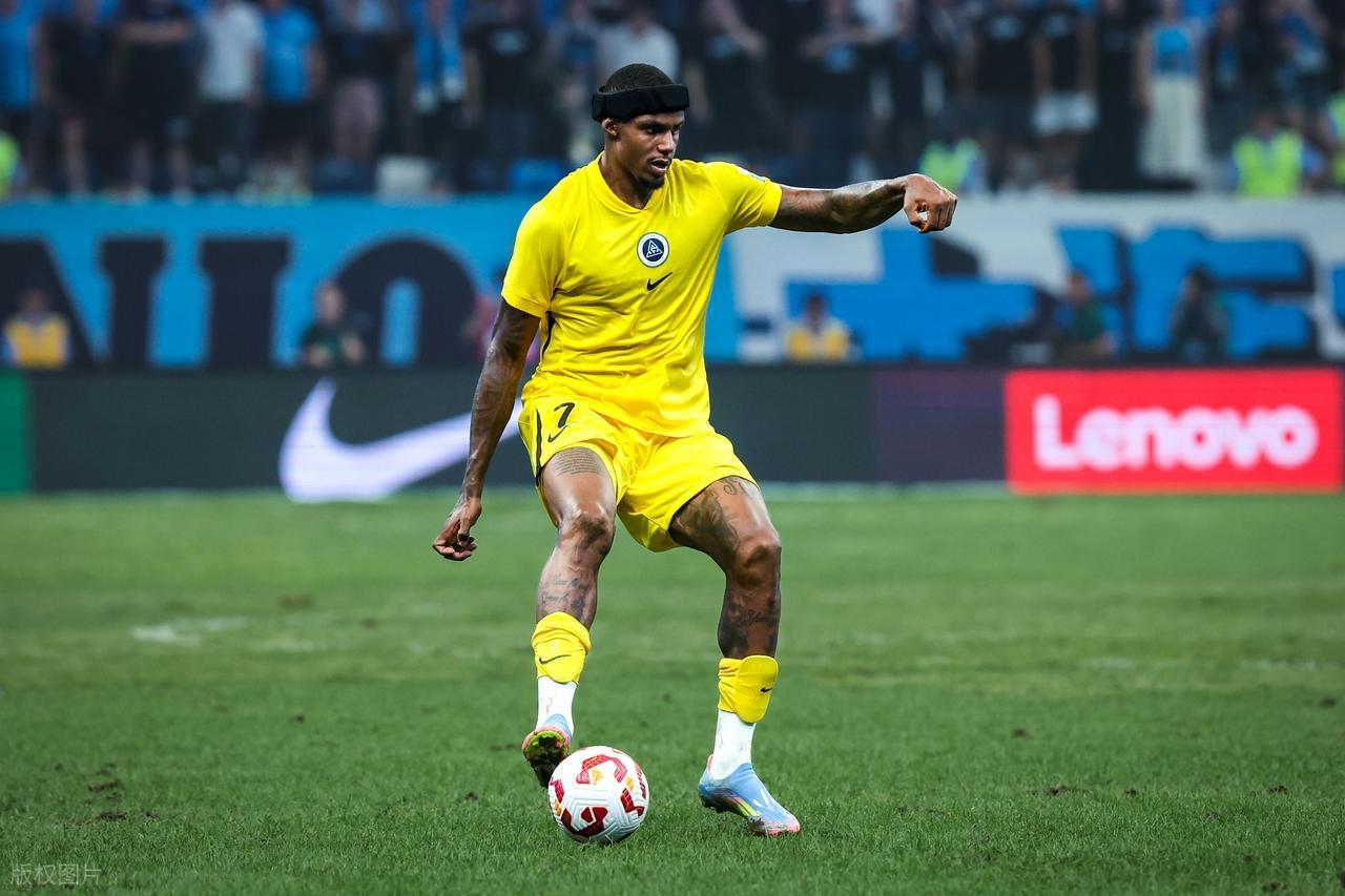 中超第28轮：武汉1-2输给新鹏城，梅州1-4遭碾压，保级格局震荡