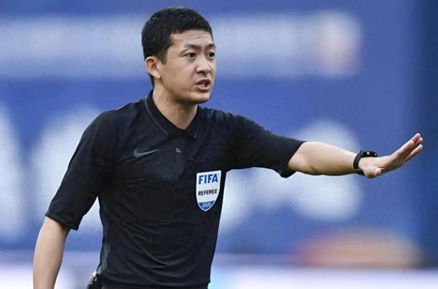 第28轮中超：杨一鸣第42分钟被红牌罚下，深圳领先1球局势急转