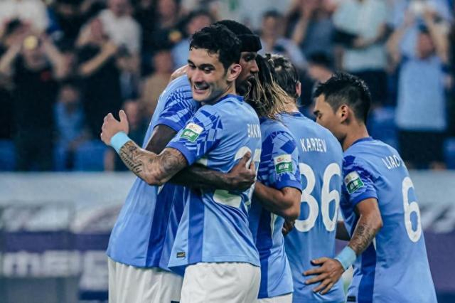 中超第29轮：武汉三镇客场战青岛海牛，保级命悬一线