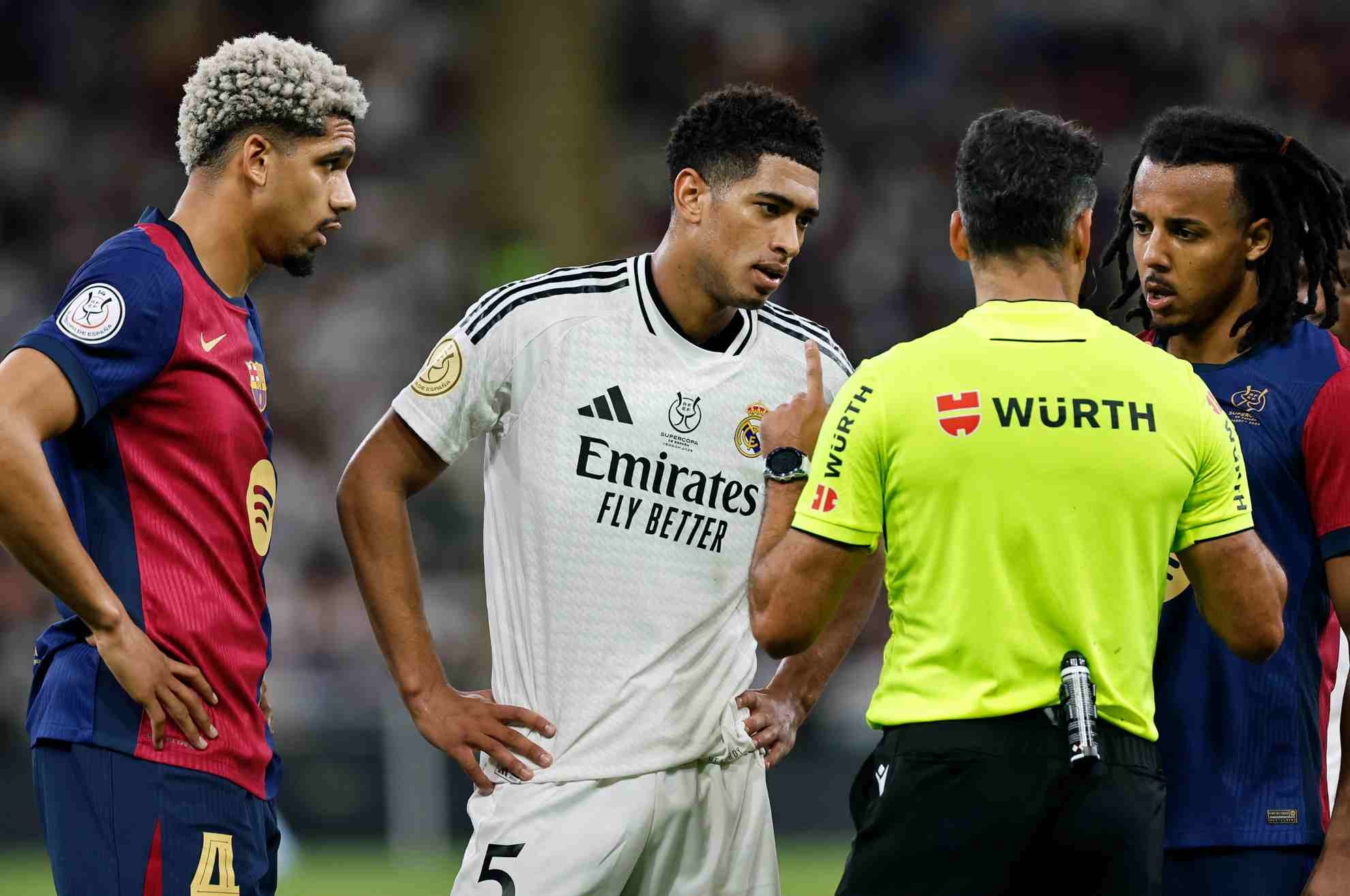 孔德成疑！巴塞罗那国家德比防线两大备选，弗里克灵活应战西甲关键一战