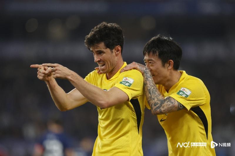 深圳新鹏城2比1险胜武汉三镇，保级希望大增，邓卓翔搅局无力