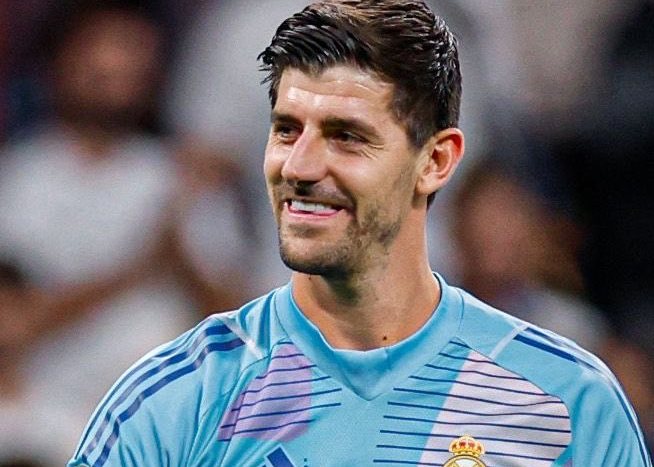 皇马库尔图瓦豪言维持联盟霸主地位，国家德比伯纳乌气氛炸裂