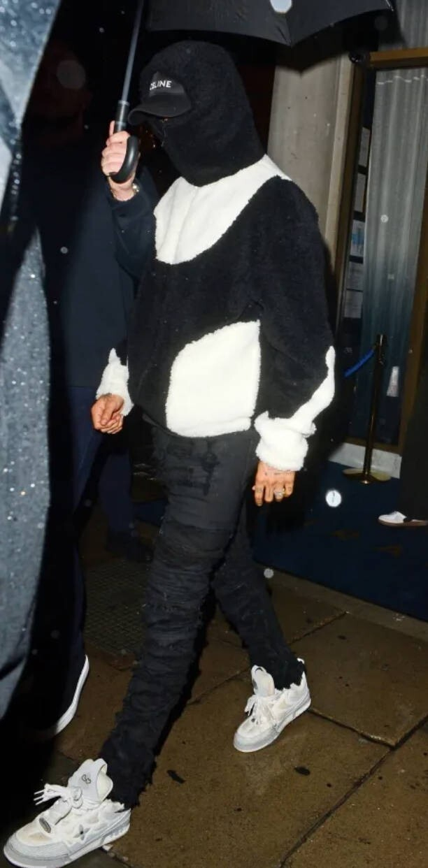 阿森纳怀特豪装闪现,英超明星团建成时尚秀场