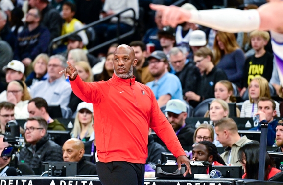 70+媒体围观！NBA开拓者对阵勇士赛前“比卢普斯事件”风波