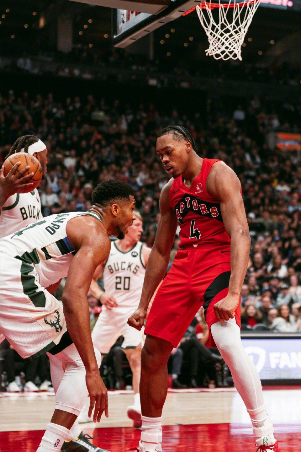 NBA：字母哥31+20！雄鹿队新赛季客场122-116险胜猛龙