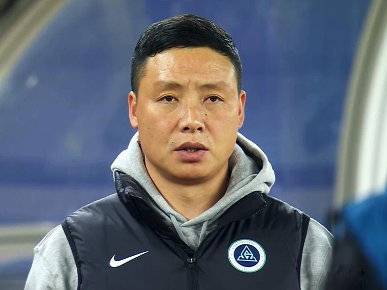 中超2-0！深圳新鹏城两连胜，陈涛击碎质疑，国产教练能战赢