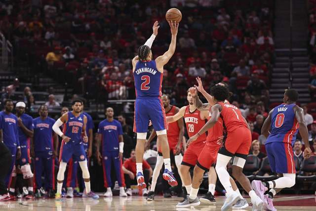 NBA火箭半场63-56落后：凯文·杜兰特10投4仅15分