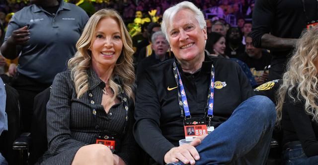 100亿美元估值！沃尔特欲收购湖人，NBA控制权或生变